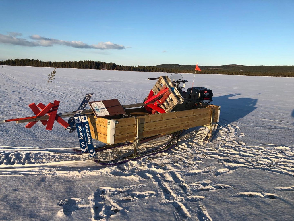 Bortplockning av skyltar på Målingen