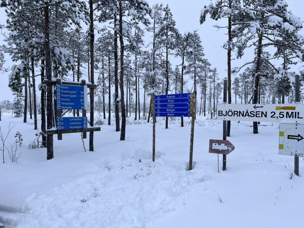 Nya skyltar mellan Preem -Flygfältet